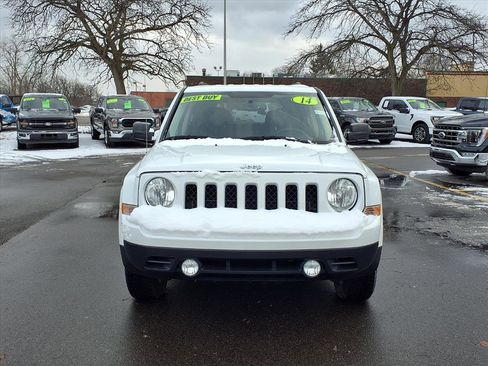 Used 2014 Jeep Patriot Latitude image 17