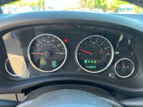 Used 2014 Jeep Wrangler Unlimited Sahara w/ Dual Top Group AWD/4WD image 20