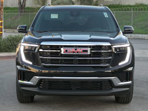 Used 2025 GMC Acadia Elevation image 8