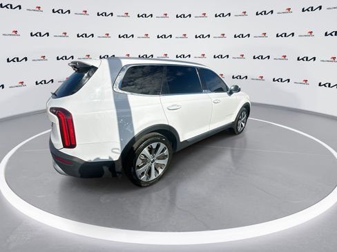 Certified 2022 Kia Telluride EX w/ EX Premium Package image 8
