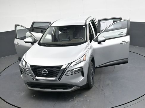 Used 2023 Nissan Rogue SV image 36