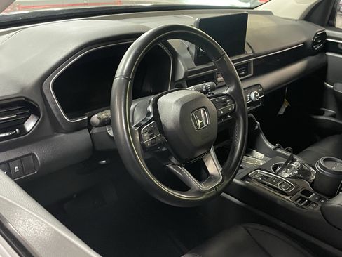 Used 2025 Honda Pilot EX-L image 9