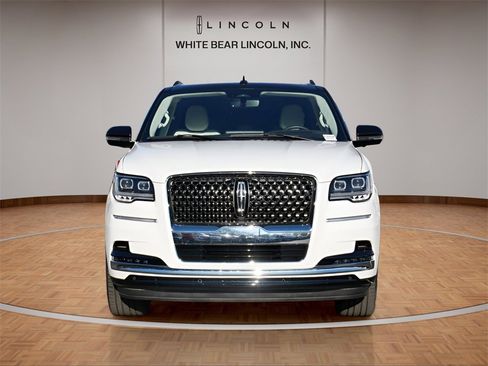 Used 2024 Lincoln Navigator L Black Label image 2