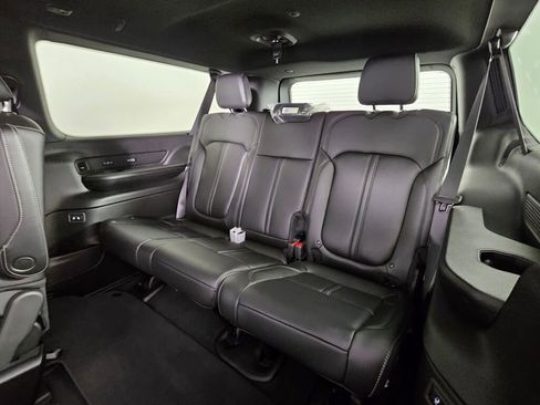 New 2026 Jeep Grand Wagoneer L 4WD w/ HD Trailer Tow Package image 34