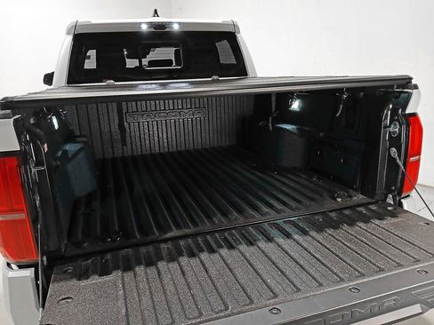 Used 2025 Toyota Tacoma Limited AWD/4WD image 7