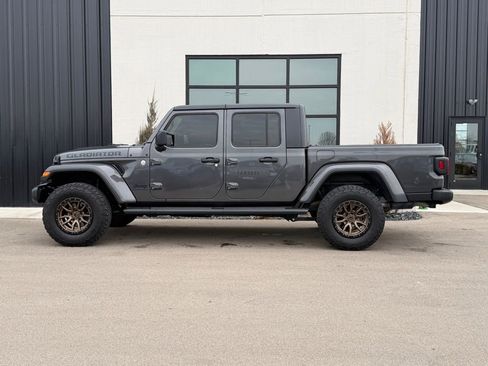 Used 2021 Jeep Gladiator Sport image 2