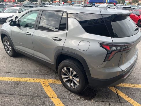 Used 2026 Chevrolet Equinox LT FWD image 3
