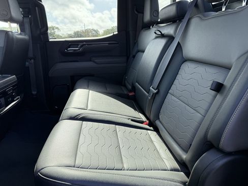 Used 2023 Chevrolet Silverado 1500 ZR2 w/ Technology Package image 18