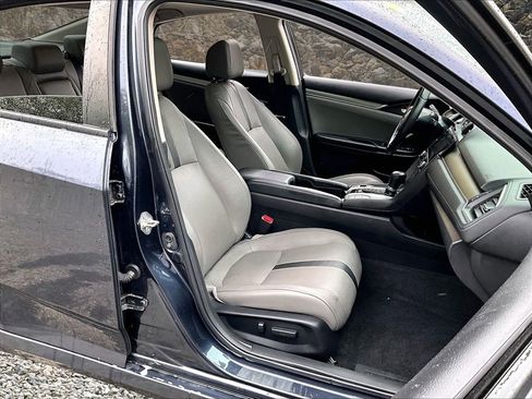 Used 2018 Honda Civic Touring image 7