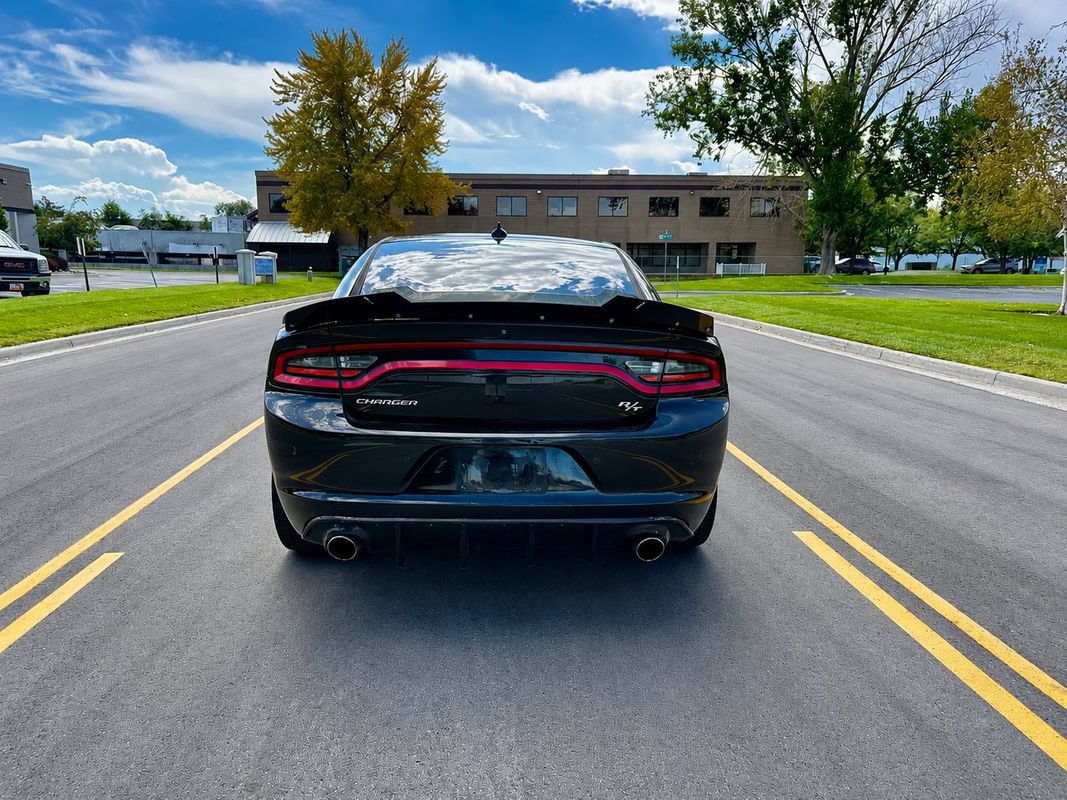 Used 2018 Dodge Charger R/T RWD image 4