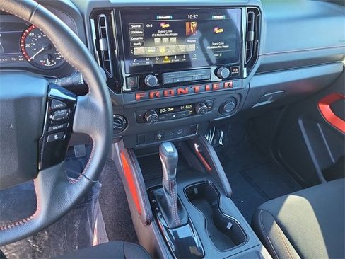Certified 2025 Nissan Frontier PRO-4X image 13