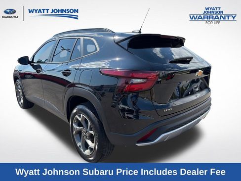 Used 2024 Chevrolet Trax LT FWD image 6