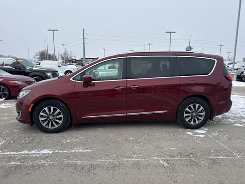 Used 2020 Chrysler Pacifica Touring-L Plus image 26