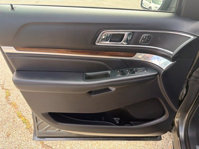 Used 2019 Ford Explorer Limited w/ Class III Trailer Tow Package AWD/4WD image 11