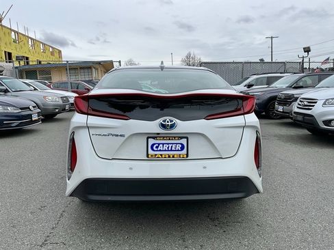 Used 2017 Toyota Prius Prime Advanced image 7