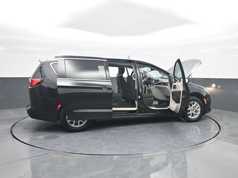 Used 2024 Chrysler Voyager LX FWD image 46