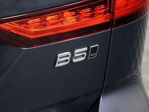 Used 2025 Volvo V60 B5 Cross Country Plus AWD/4WD image 20