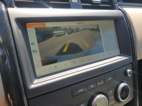 Used 2020 Land Rover Discovery SE AWD/4WD image 20