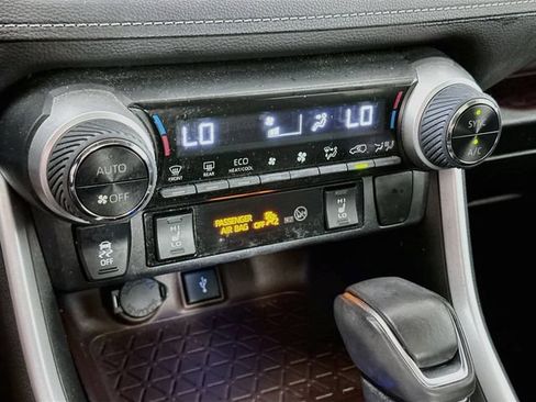 Used 2021 Toyota RAV4 Limited AWD/4WD image 21