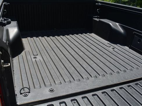 Used 2018 Toyota Tacoma TRD Sport AWD/4WD image 19