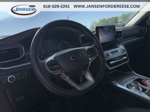 Used 2022 Ford Explorer XLT w/ Equipment Group 202A AWD/4WD image 13