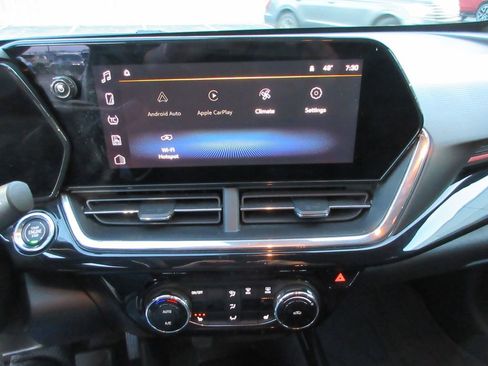 Used 2025 Chevrolet Trax RS w/ Driver Confidence Package image 33