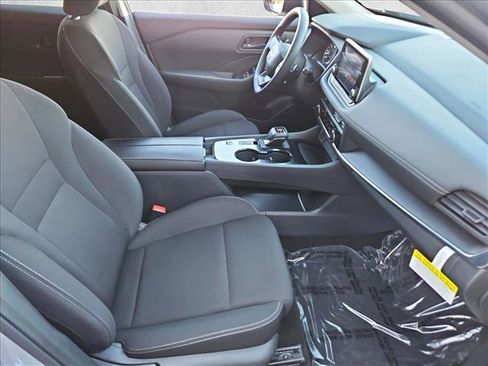 Used 2025 Nissan Rogue S image 21
