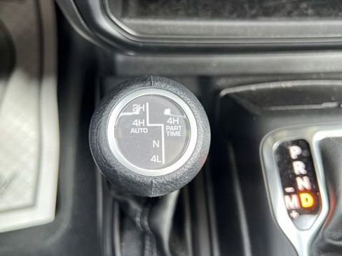 Certified 2025 Jeep Wrangler Unlimited Sahara AWD/4WD image 27