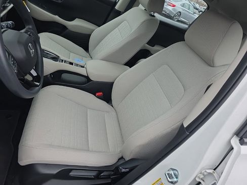 Used 2023 Honda HR-V LX image 10