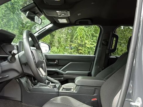Certified 2025 Toyota 4Runner SR5 AWD/4WD image 10