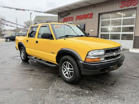 Used 2002 Chevrolet S10 Pickup LS w/ ZR5 Appearance Pkg image 2