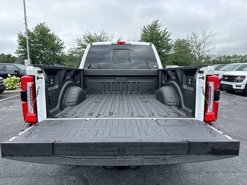 New 2026 Ford F250 Platinum w/ Platinum Plus Package AWD/4WD image 28
