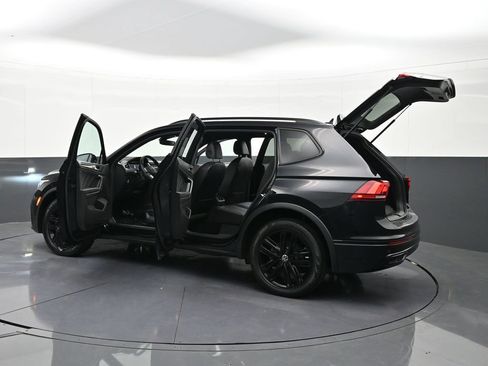 Used 2022 Volkswagen Tiguan SE R-Line FWD image 40
