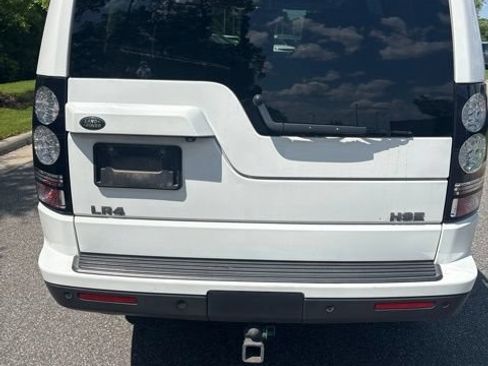 Used 2016 Land Rover LR4 HSE Silver Edition AWD/4WD image 9