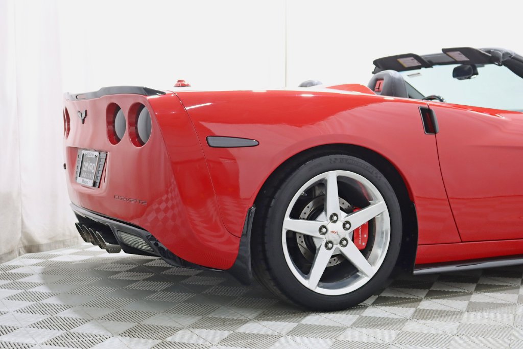 Used 2005 Chevrolet Corvette Convertible w/ Preferred Equipment Group RWD image 9