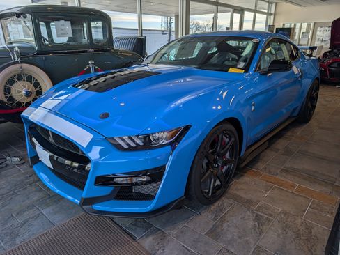 Certified 2022 Ford Mustang Shelby GT500 w/ Carbon Fiber Track Pack image 2