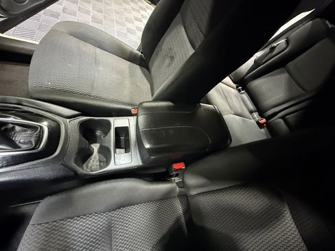 Used 2021 Nissan Rogue Sport S image 15