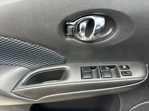 Used 2018 Nissan Versa Note SV FWD image 11