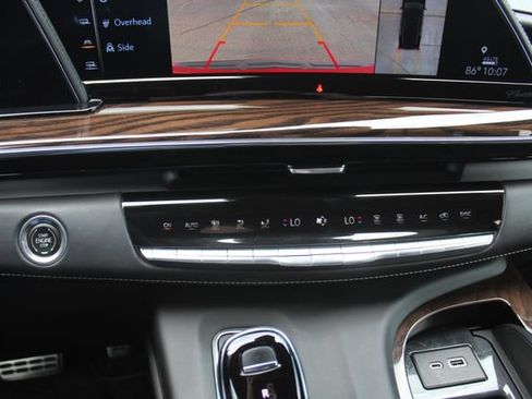 Used 2023 Cadillac Escalade Premium Luxury Platinum AWD/4WD image 34
