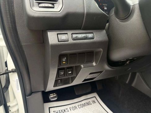 Used 2022 Nissan Frontier S w/ Technology Package image 21