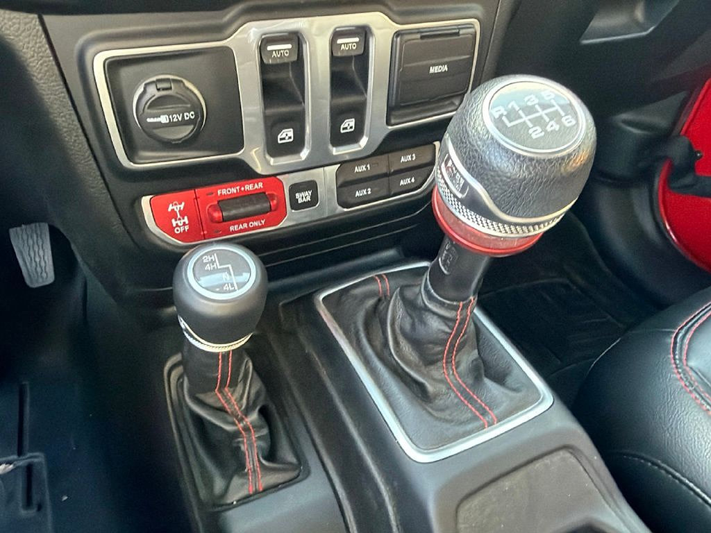 Used 2018 Jeep Wrangler Rubicon w/ Uconnect 4C Nav & Sound Group AWD/4WD image 16