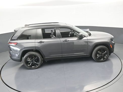 Used 2023 Jeep Grand Cherokee Altitude image 57