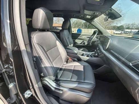 Used 2026 Chevrolet Traverse LT w/ Sun and Wheel Package image 27