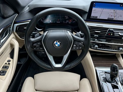 Used 2023 BMW 530i w/ Premium Package RWD image 13