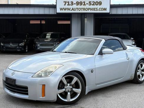 Used 2006 Nissan 350Z Touring RWD image 9