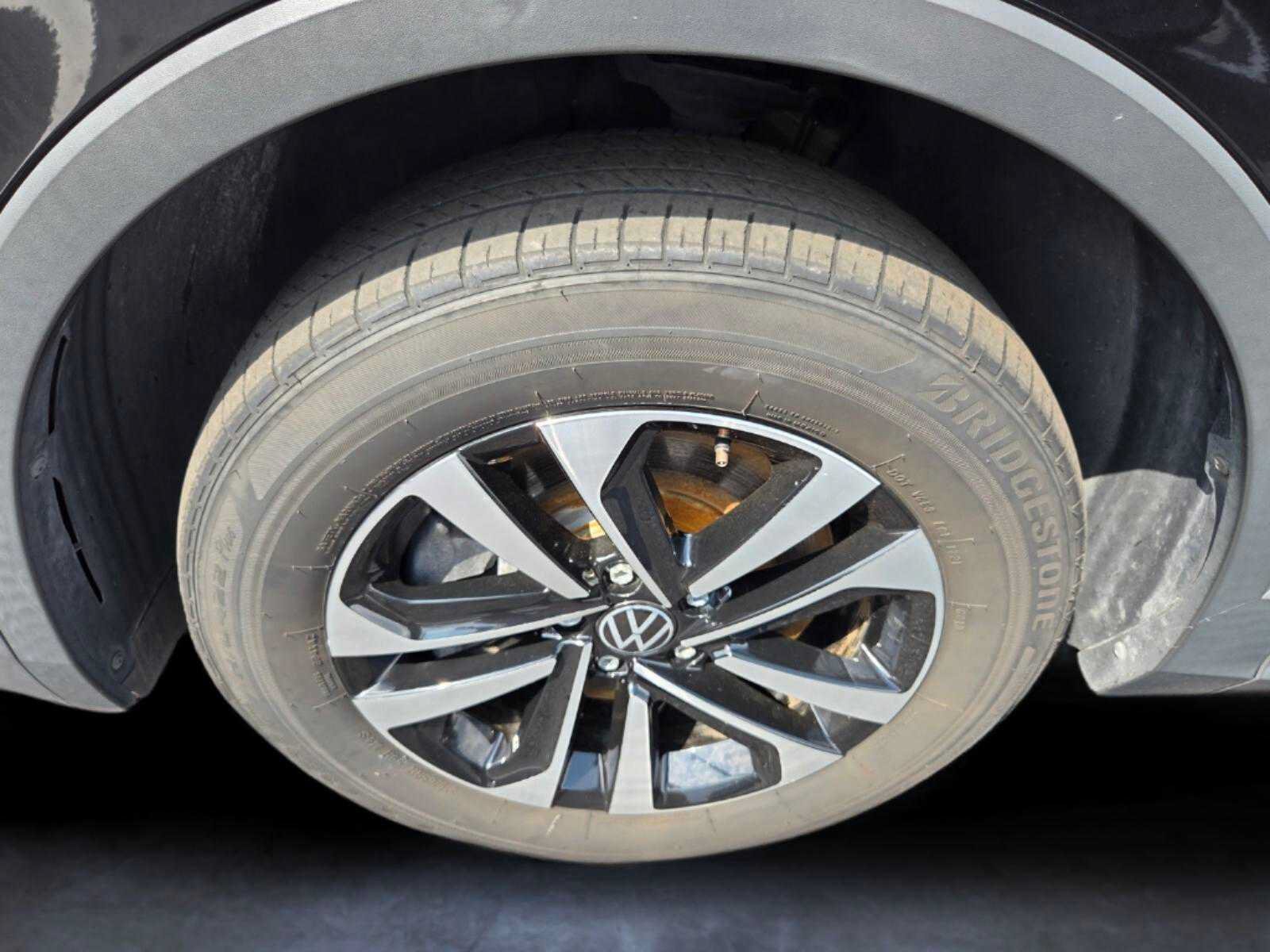 Used 2022 Volkswagen Tiguan S FWD image 9