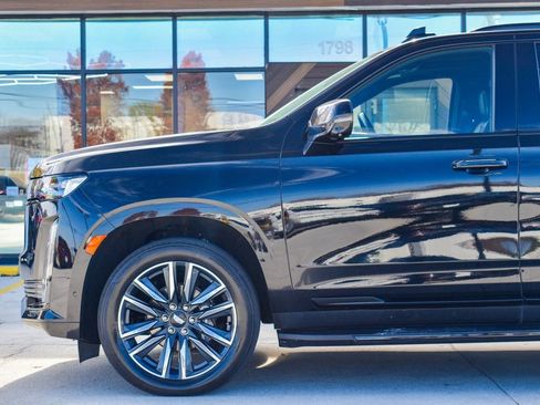 Used 2023 Cadillac Escalade ESV Sport image 32