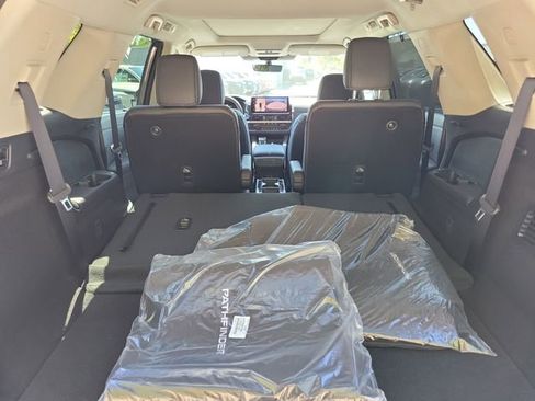 New 2026 Nissan Pathfinder SL w/ SL Premium Package image 27