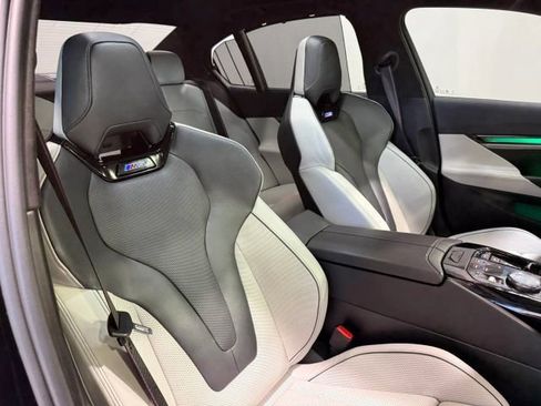 Used 2025 BMW M5 w/ Executive Package AWD/4WD image 28