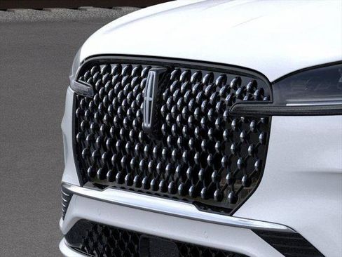 New 2026 Lincoln Aviator Black Label w/ Dynamic Handling Package image 17